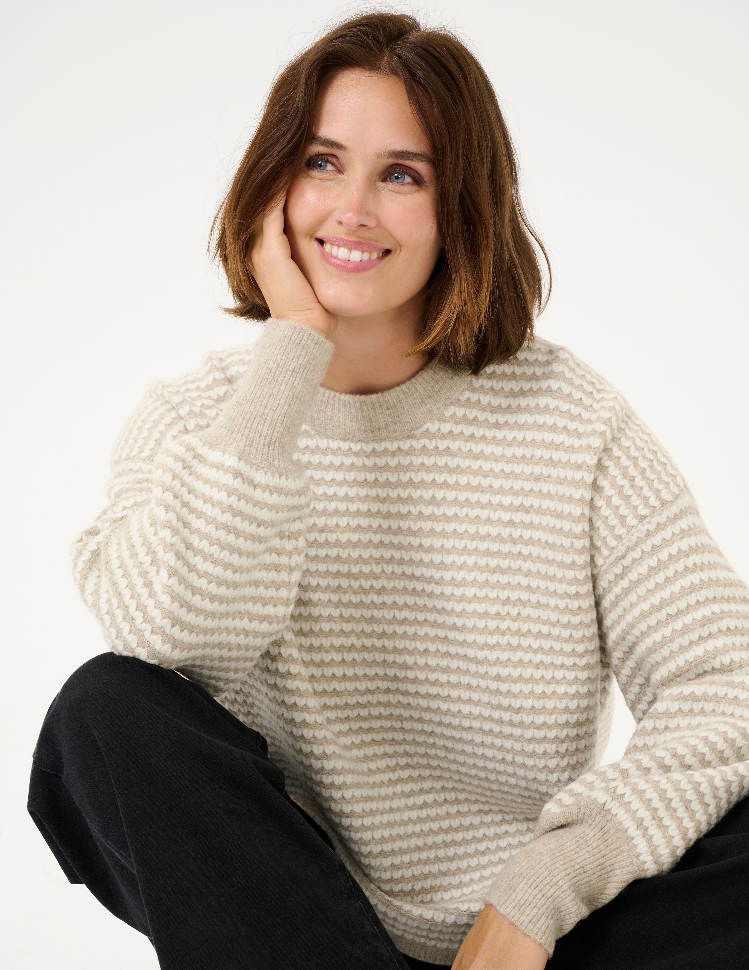 Kaellery Knit Pullover